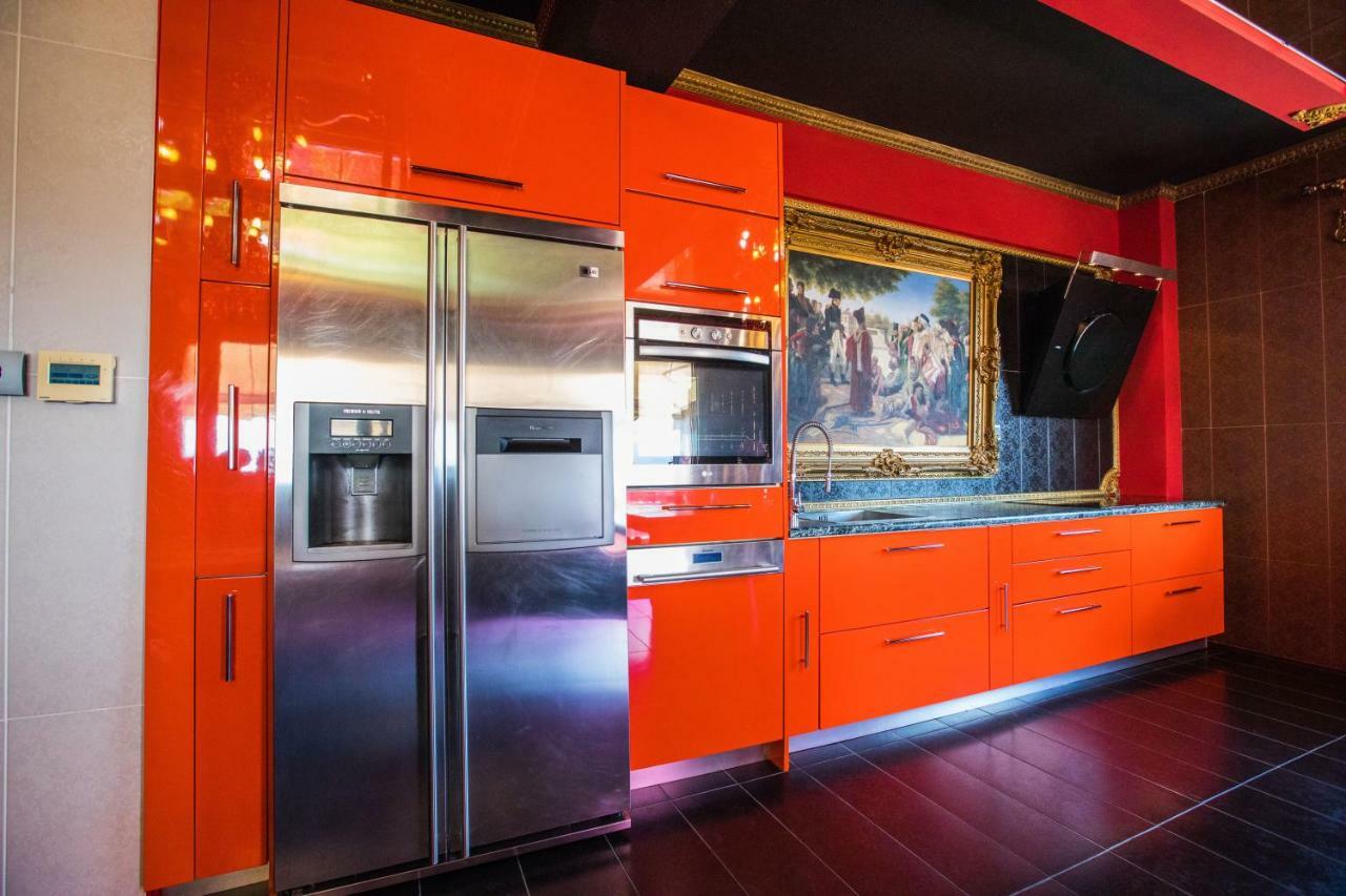 Luxury - Free Parking Apartment